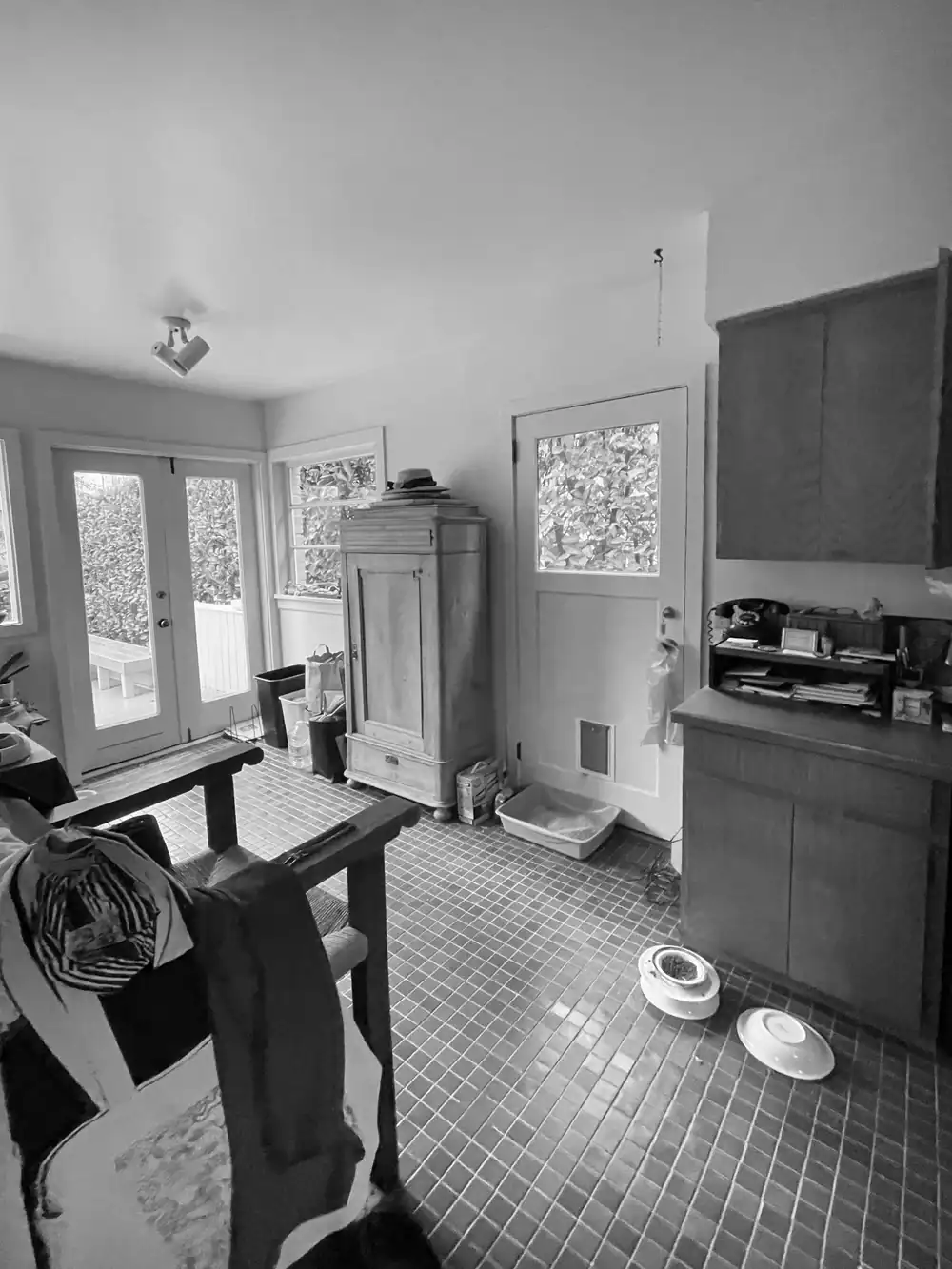 vintage style kitchen before renovation